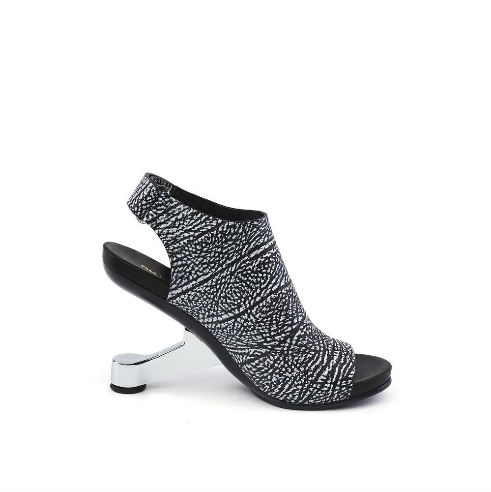 Eamz Bootie Sandal - Black & White